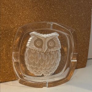 Awesome vintage Crystal D'Arques etched owl ashtray,